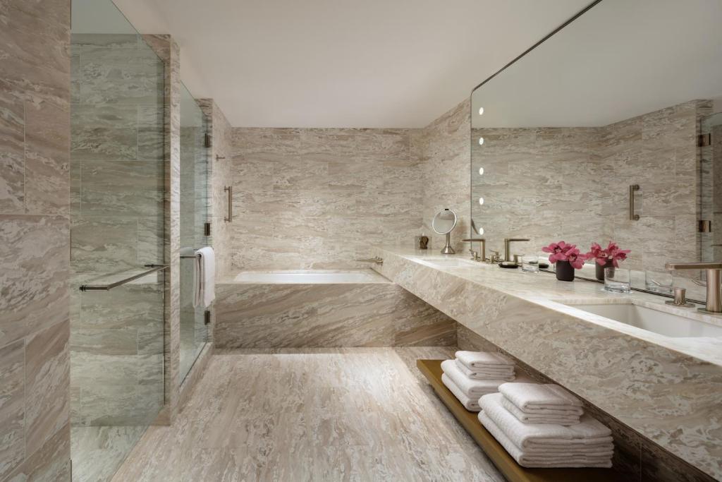 One Bedroom King Suite with ADA Visual Alarm