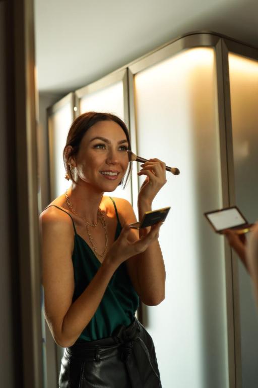 Signature King Room with Split Bathroom and Walk-in Shower