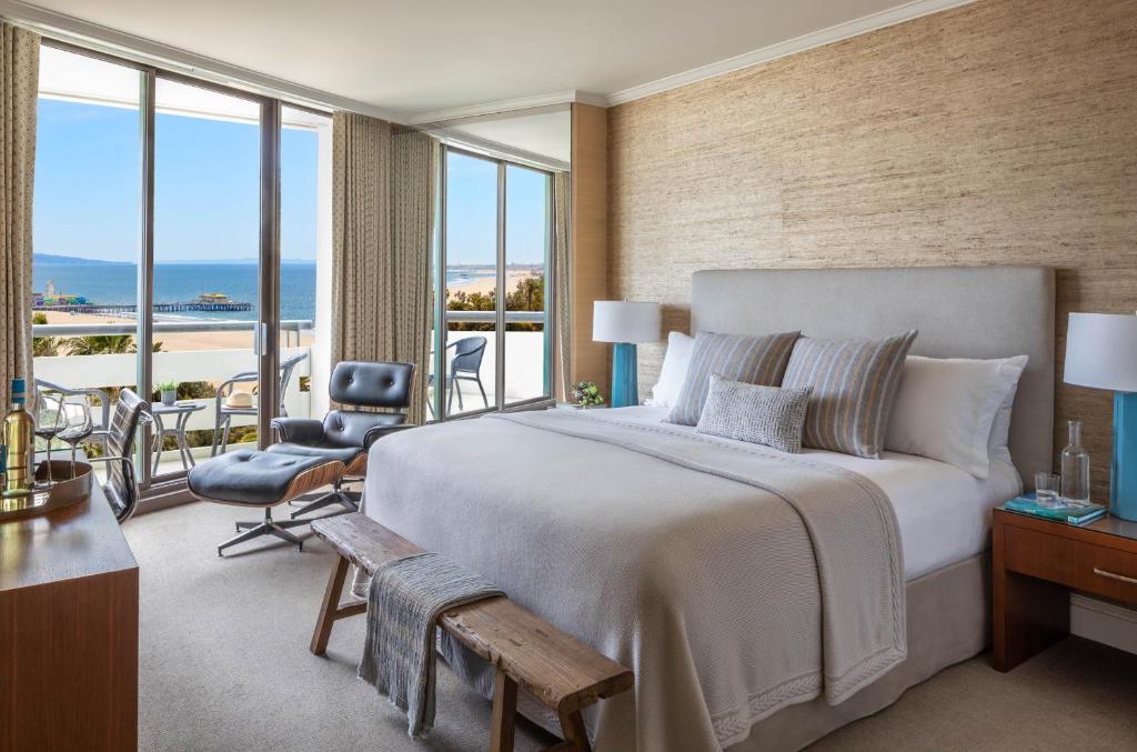Deluxe King Room with Ocean View