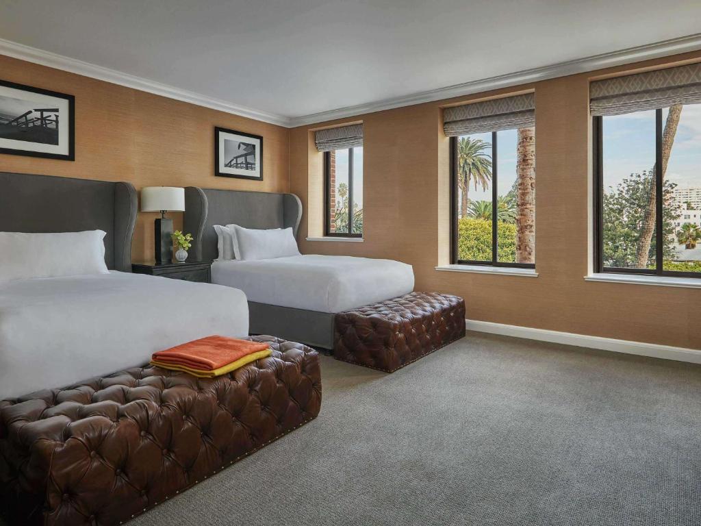 Fairmont Room with 2 Double Beds