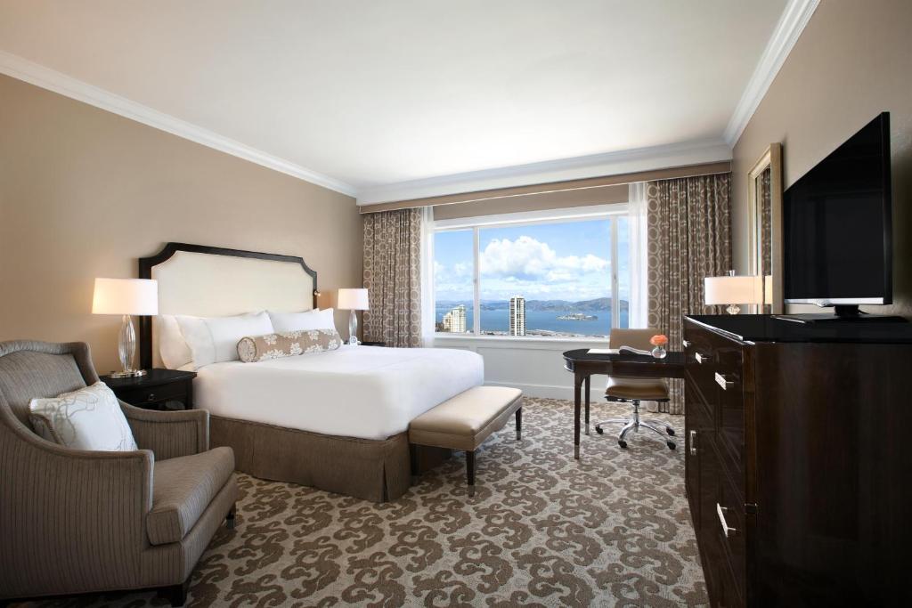 Signature King Room with Bay View