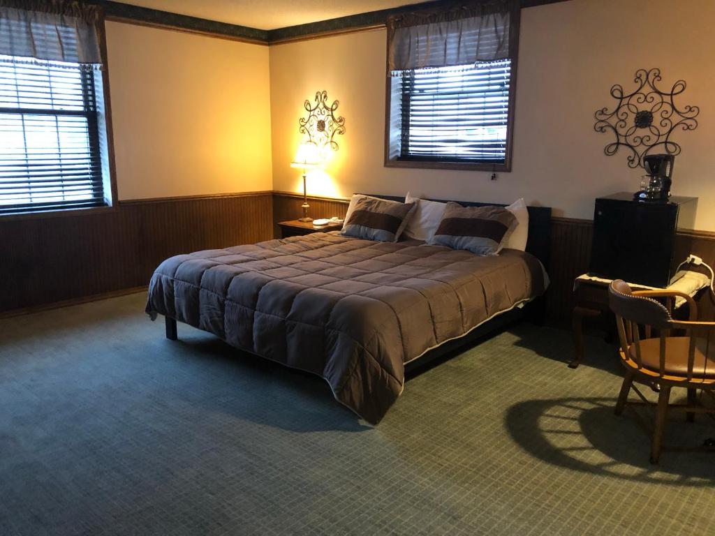 Deluxe King Room