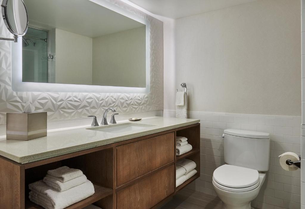 Executive Room 2 Queens Non-Smoking