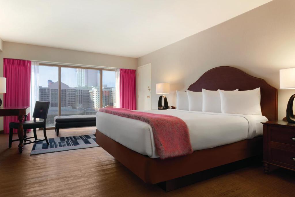 Fab Room 1 King Non-Smoking