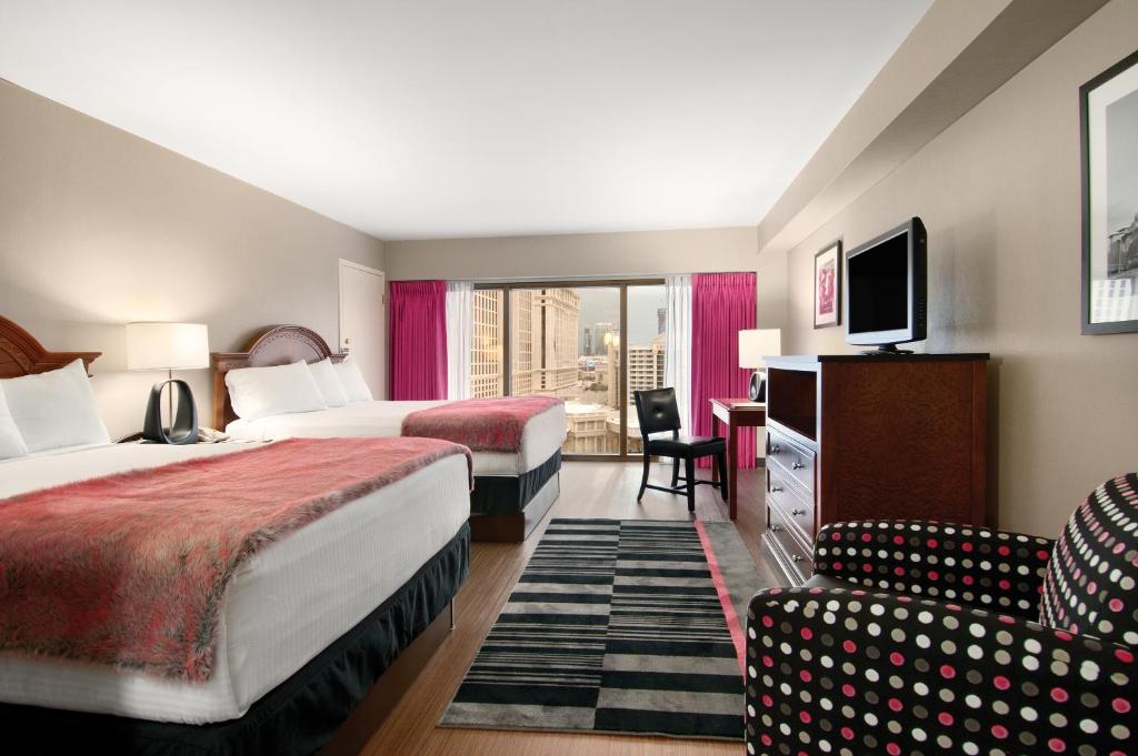 Fab Room 2 Queens Non-Smoking