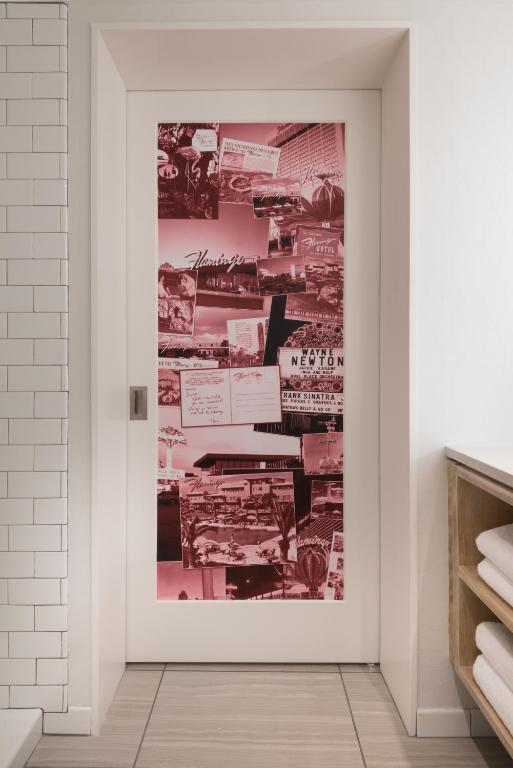 Flamingo Room 2 Queens Non-Smoking