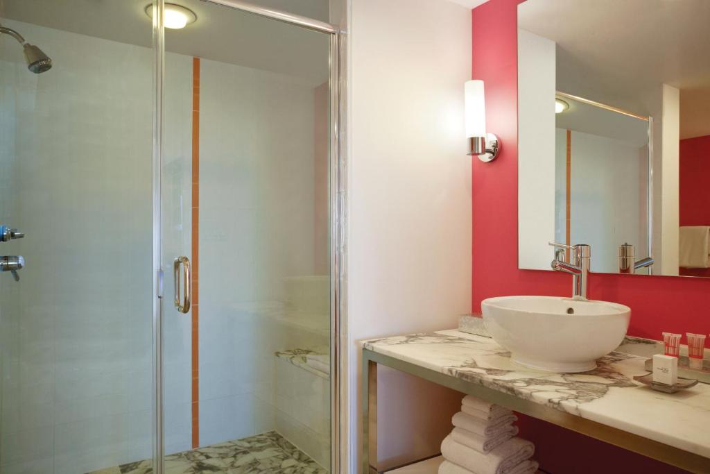 Neapolitan Suite 1 King Non-Smoking