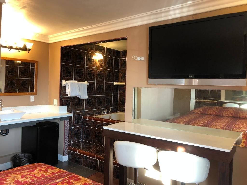 King Room with Spa Bath