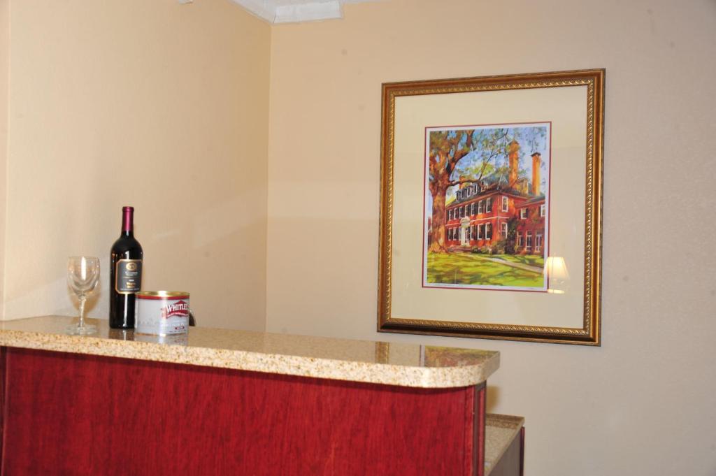 Junior King Suite – Non-Smoking