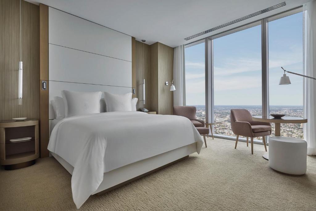 Premier Landmark King Room