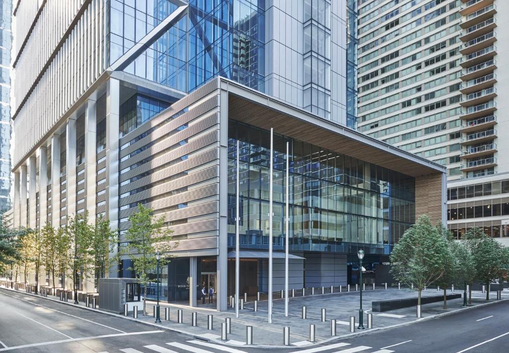 Skyline Corner One Bedroom King Suite