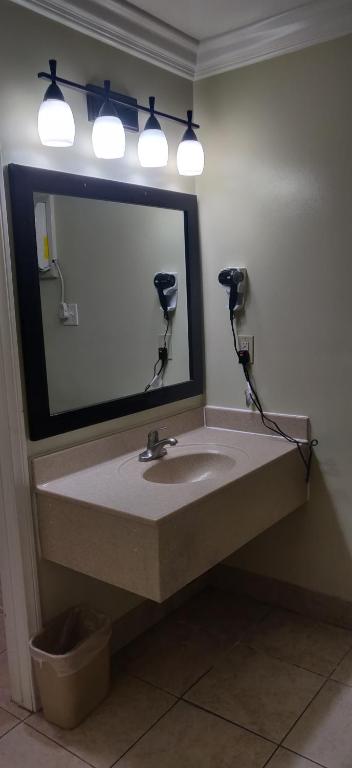 King Room – Non-Smoking