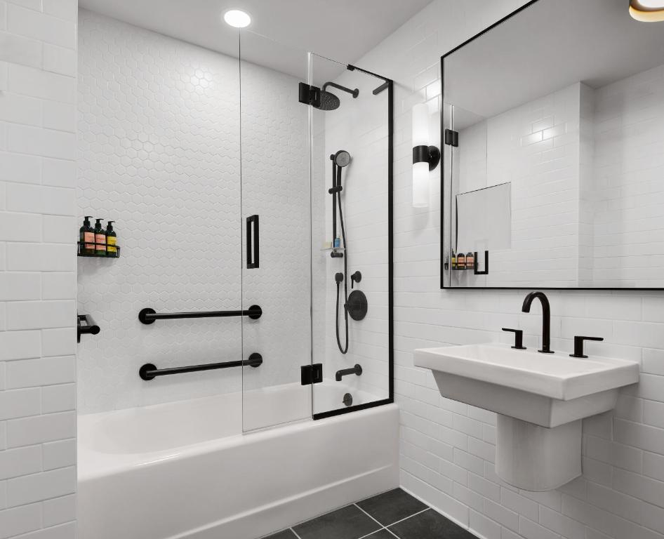 Gansevoort One-Bedroom King Suite