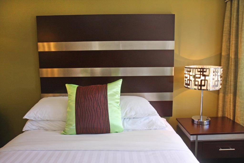 Queen Room – Non-Smoking