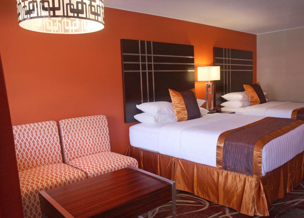 Queen Room with Two Queen Beds – Non-Smoking