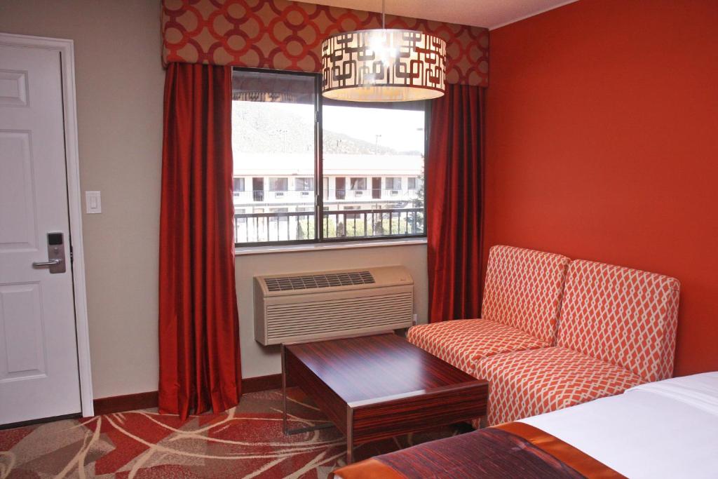 Queen Room with Two Queen Beds – Non-Smoking