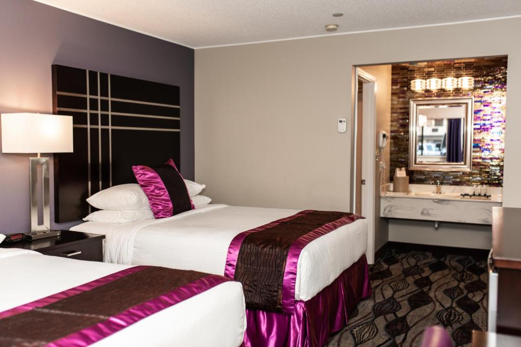 Queen Room with Two Queen Beds – Non-Smoking