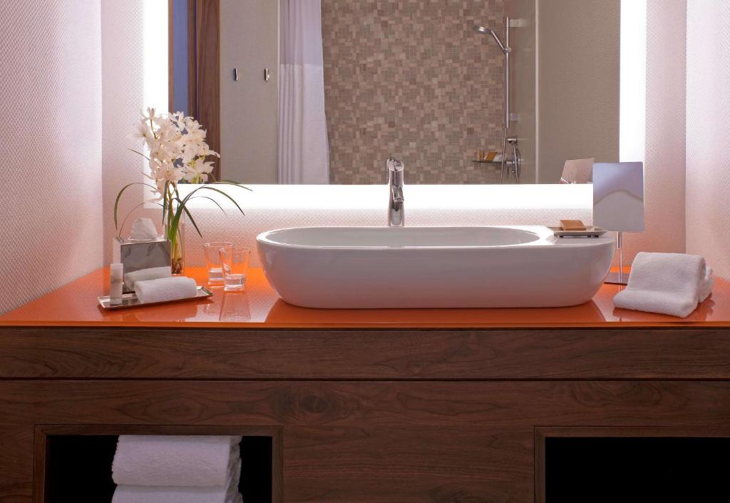 Executive Suite with City View