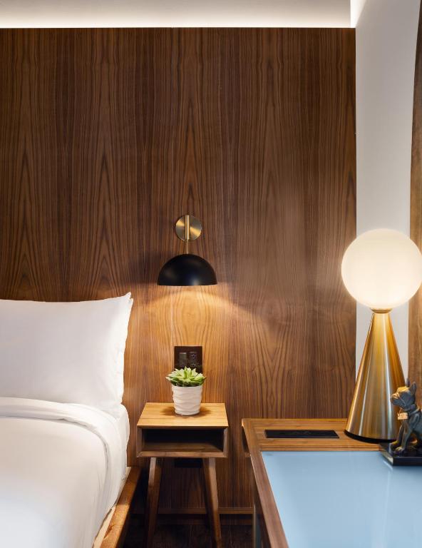 King Room with City View