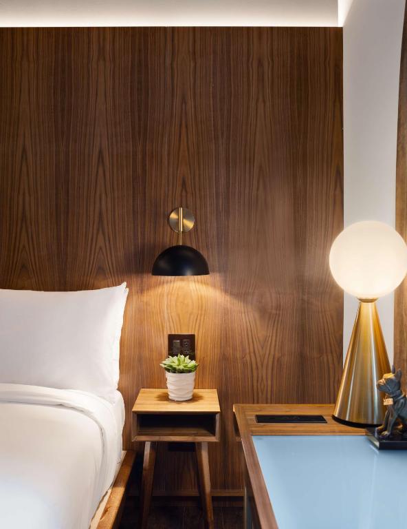 King Room with City View