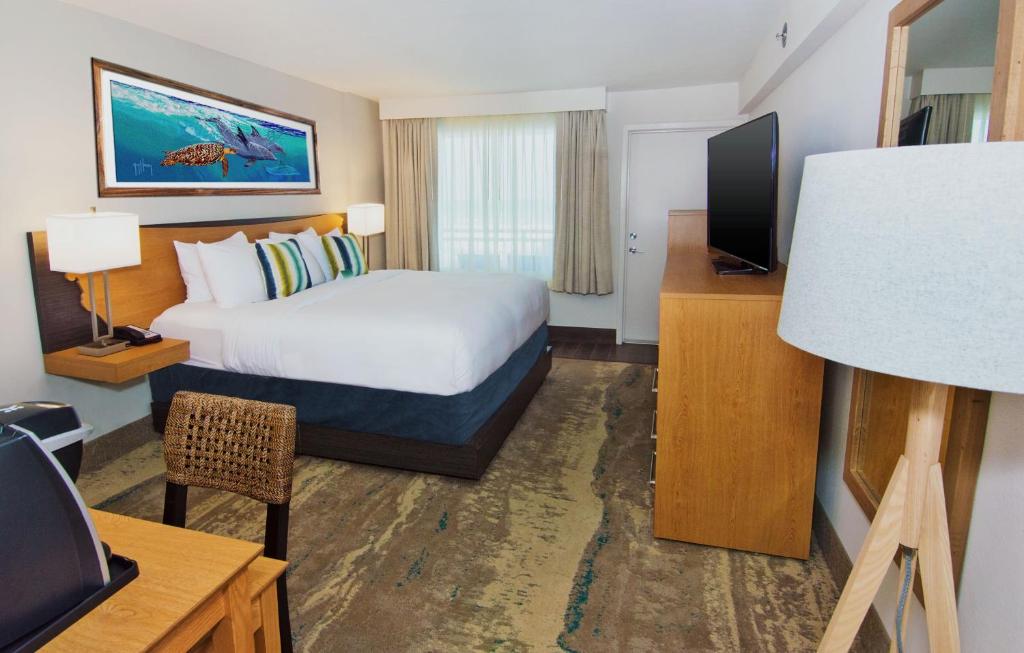 King Room with Balcony – Ocean Front