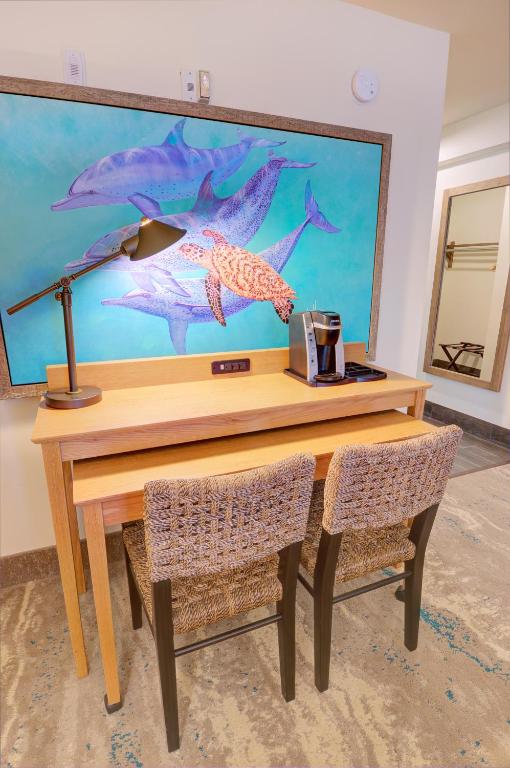 Queen Room with Two Queen Beds- Pool View