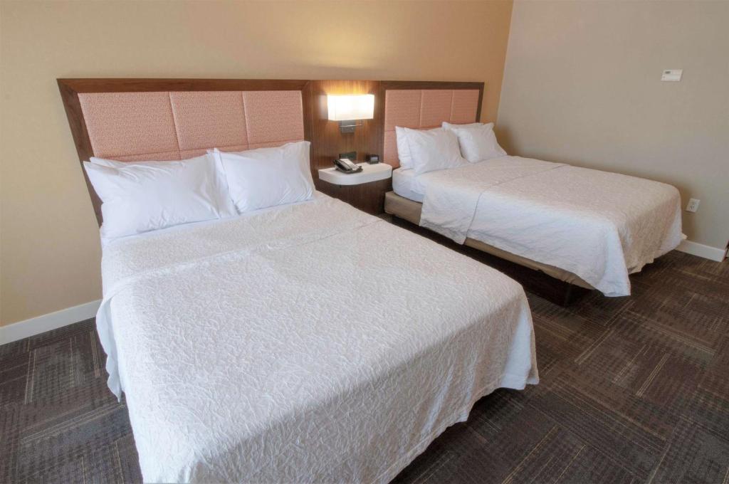 Queen Room – Non-Smoking