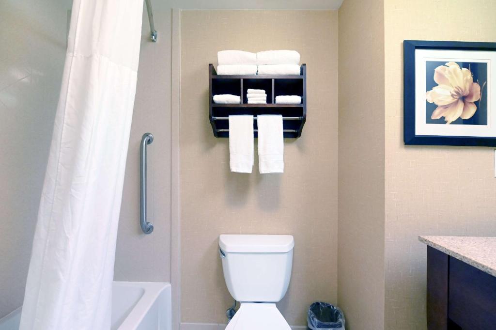 Queen Room with Two Queen Beds – Non-Smoking