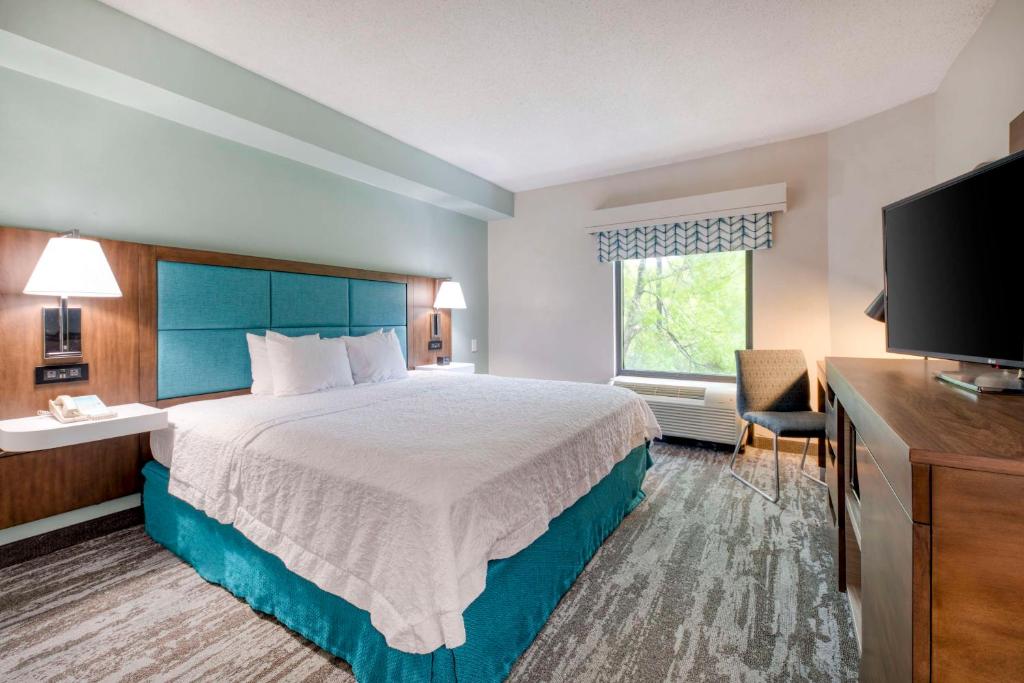 King room Accessible with Tub Non-Smoking