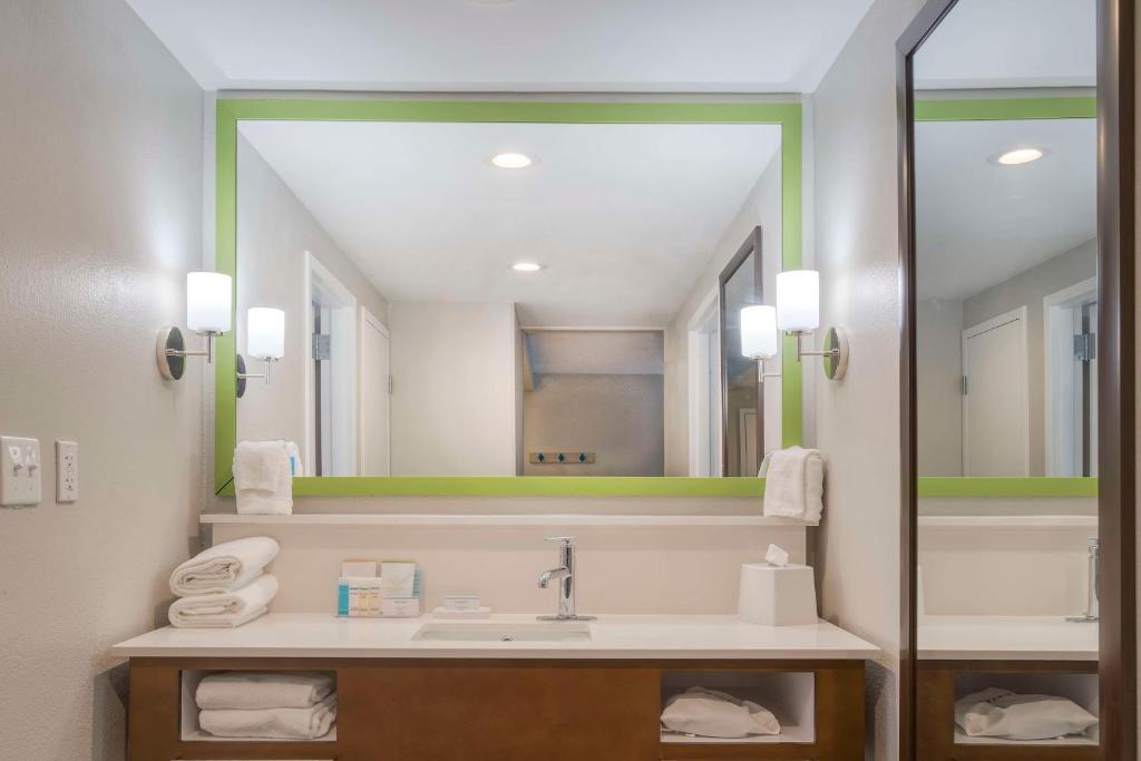 King Suite with Kitchen