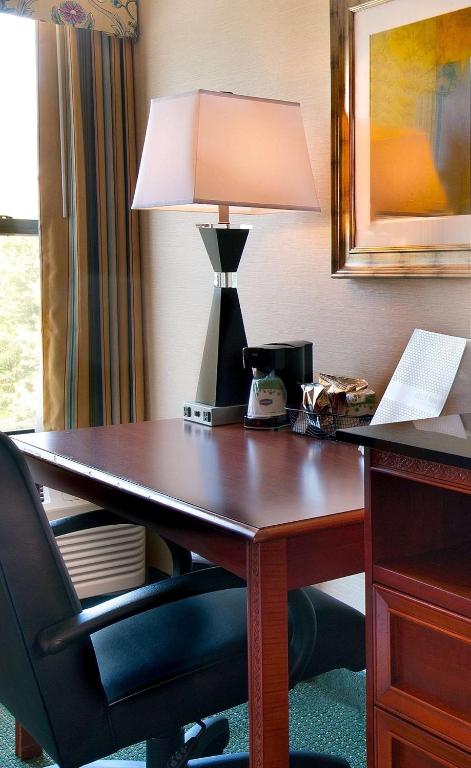 King Room with Sofa Bed – Non-Smoking