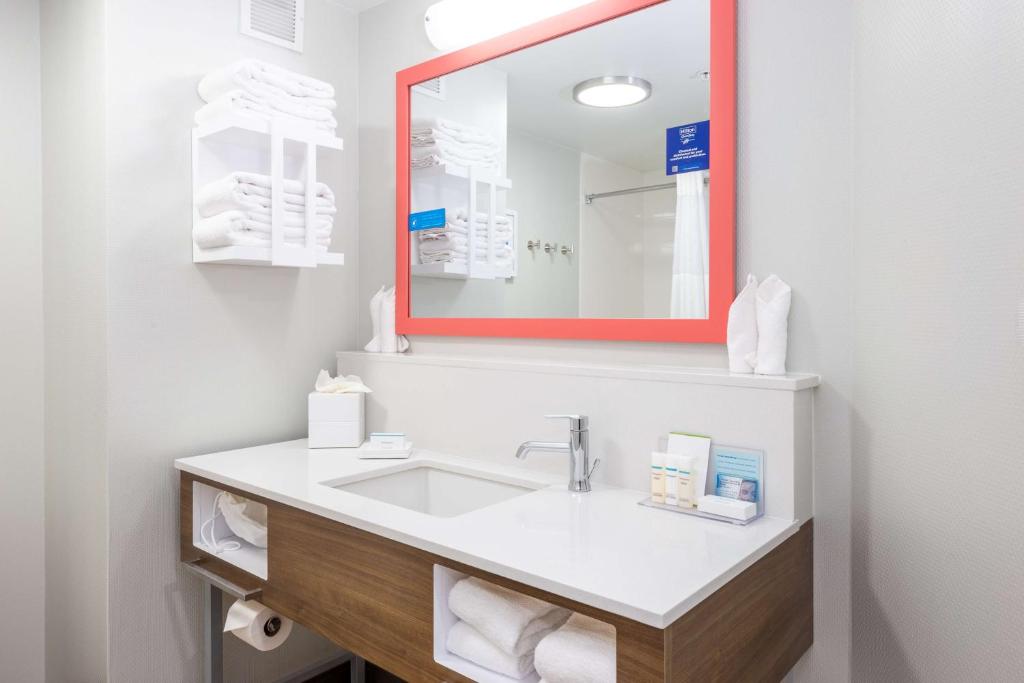 Double Room with Two Double Beds – Non-Smoking