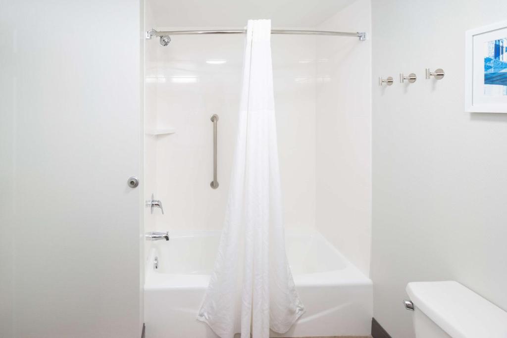 Double Room with Two Double Beds – Non-Smoking