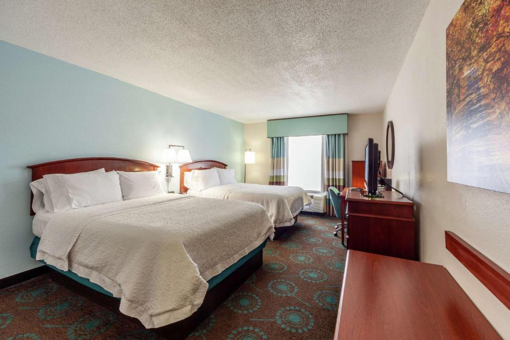 Queen Room with Two Queen Beds – Non-Smoking