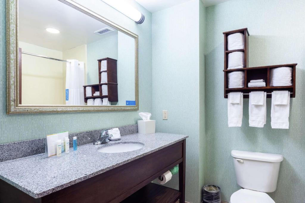 Queen Room with Two Queen Beds – Non-Smoking