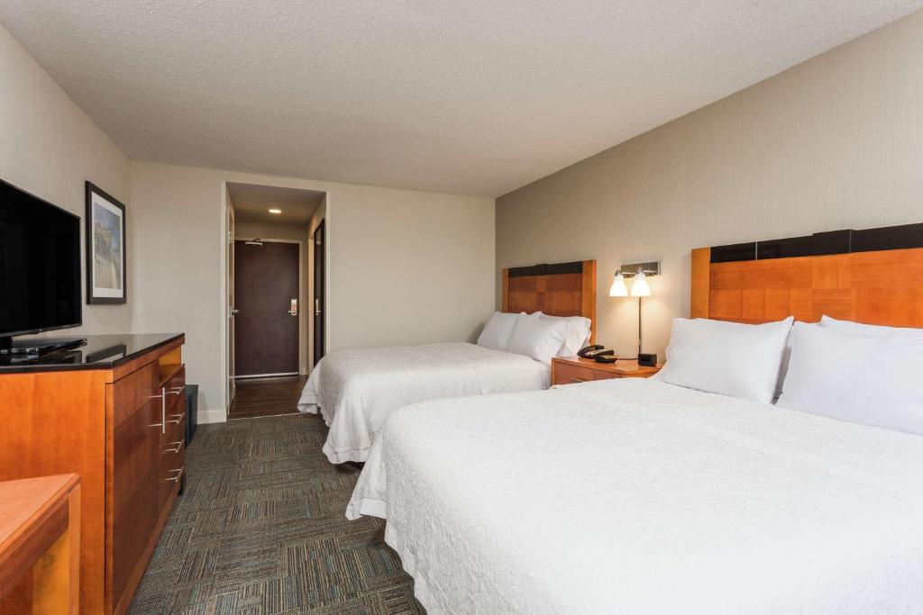 Queen Room with Two Queen Beds – Hearing AccessibleNon-Smoking