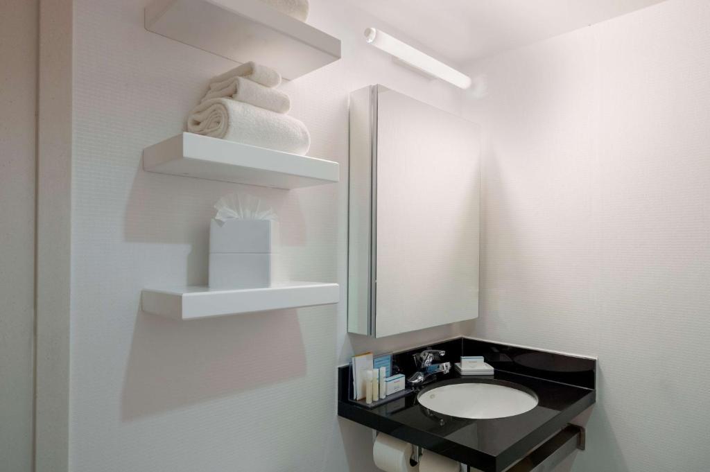 Premium King Room – Non-Smoking