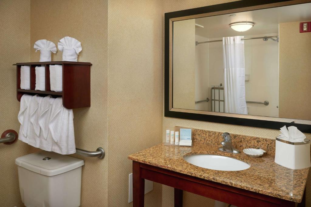 King Room with Bath Tub – Disability Access Non-Smoking