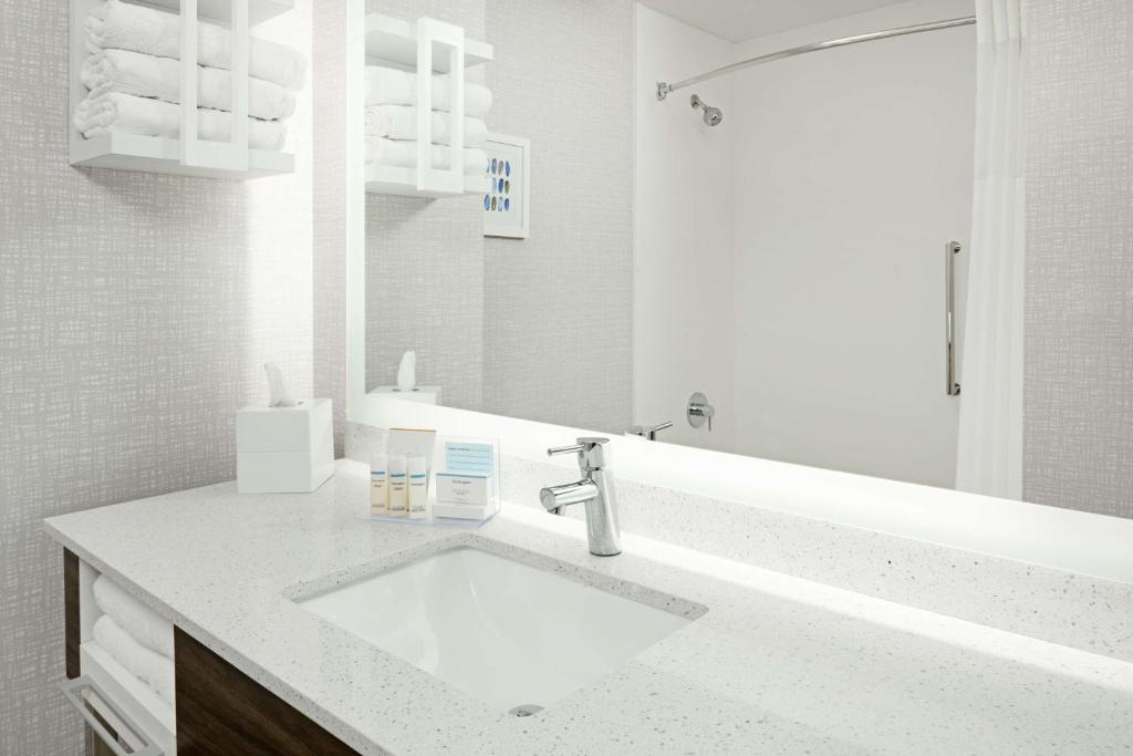 Double Room with Two Double Beds – Non-Smoking