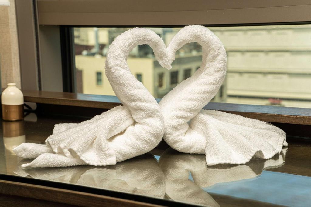 King Room – Mobility Accessible with Bathtub