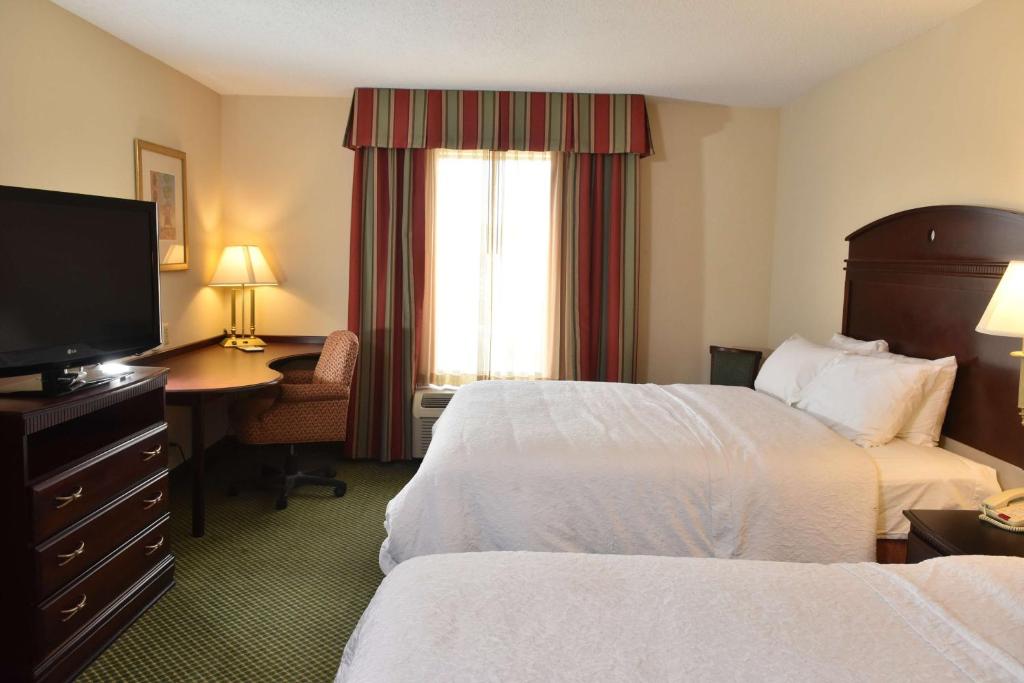 Queen Room with Two Queen Beds – Non-Smoking