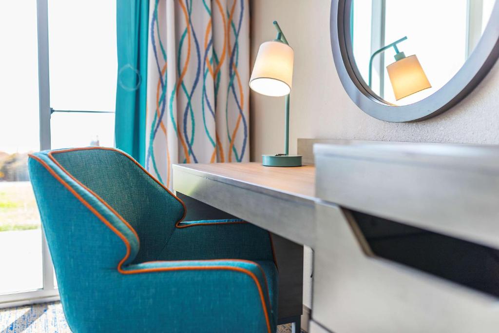 Queen Room with Premium View – Non-Smoking