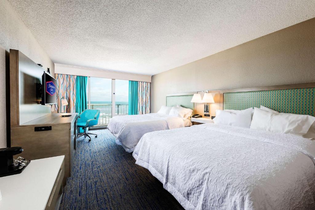 Queen Room with Premium View – Non-Smoking