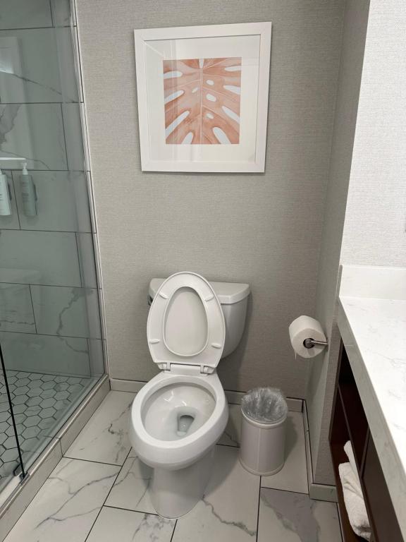 Oceanfront 1 King Bed 1 Sofa Bed Walk-In Shower Renovated