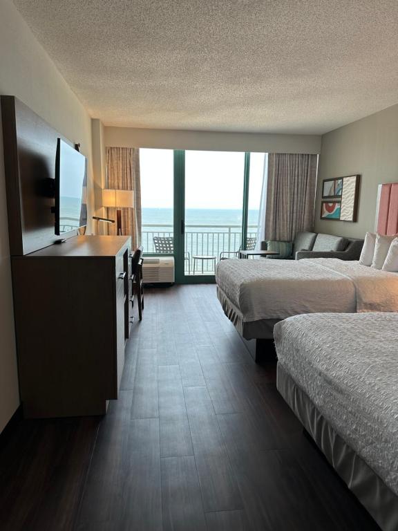Oceanfront 2 Queen Beds 1 Sofa Bed Renovated