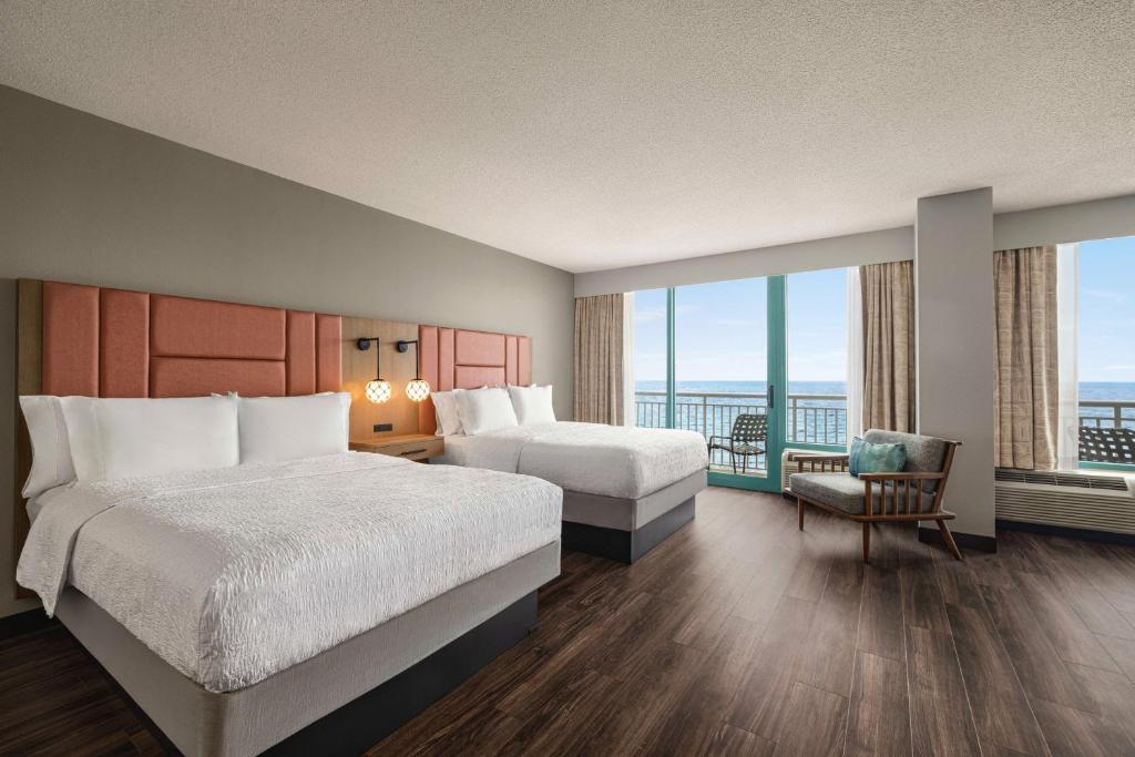 Oceanfront 2 Queen Beds 1 Sofa Bed Renovated