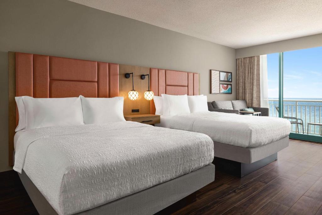 Oceanfront 2 Queen Beds 1 Sofa Bed Renovated