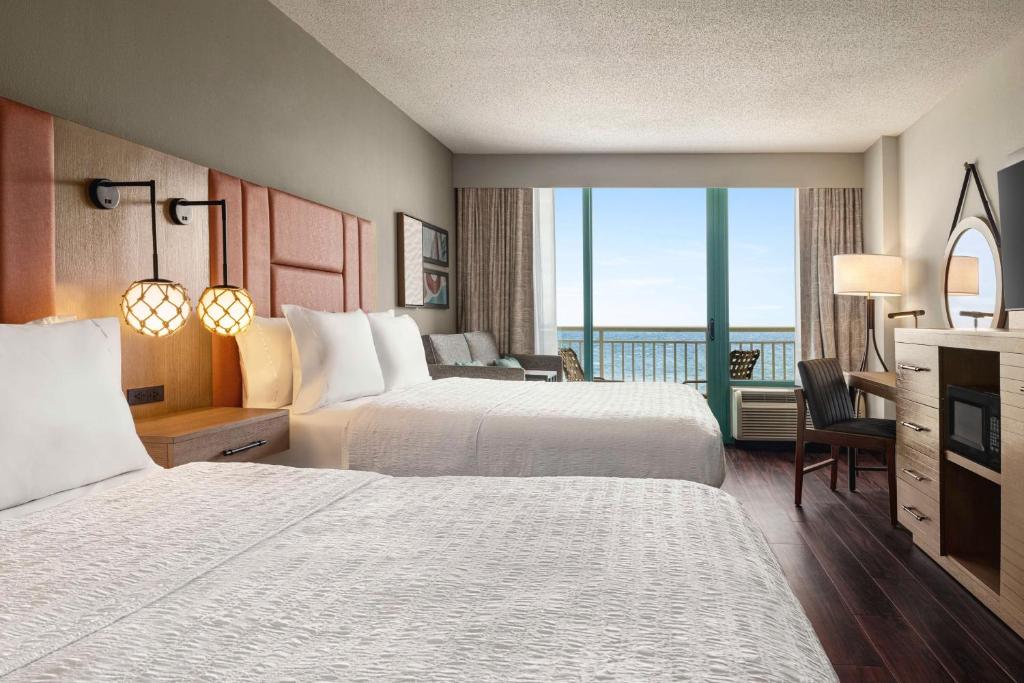 Oceanfront 2 Queen Beds 1 Sofa Bed Renovated