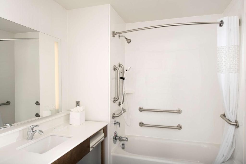 King Room – Mobility AccessibleNon-Smoking