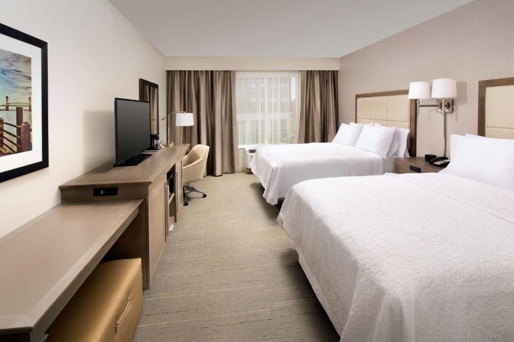 Queen Standard Room with Two Queen Beds – Non-Smoking